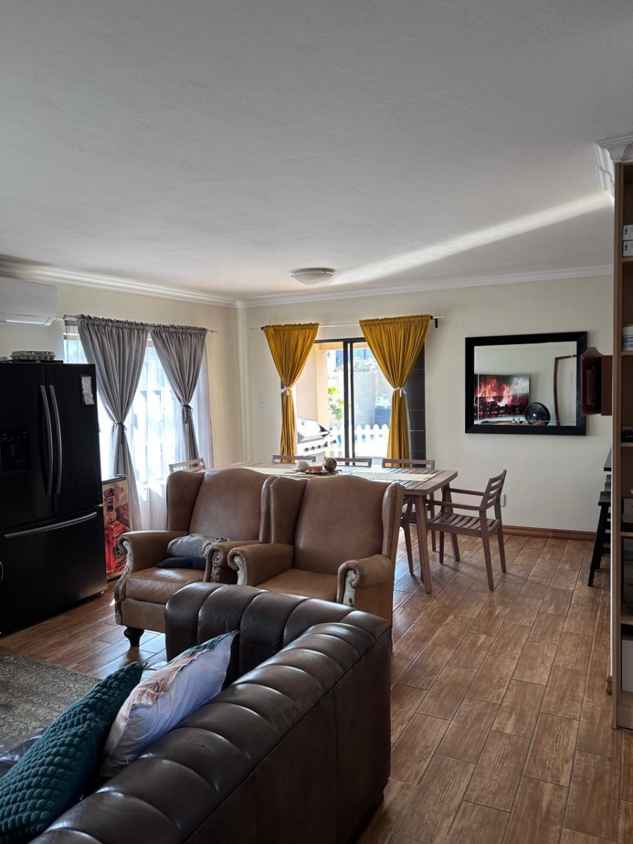 To Let 3 Bedroom Property for Rent in Melodie North West